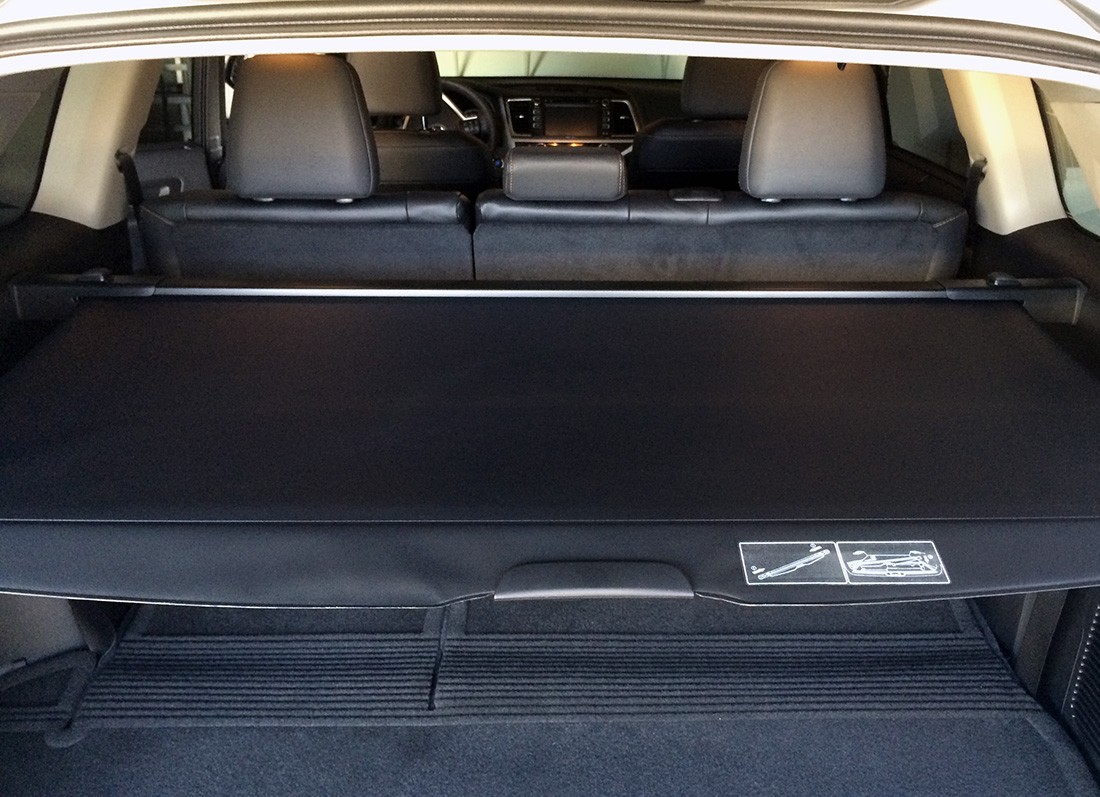 Шторка багажника оригинальная черная для Toyota Highlander (2013-2017) № PT731-48140